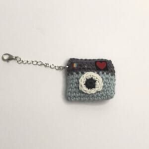 crochet mini‎ instagram icon keychain accessory blue gray 1.5 inches camera